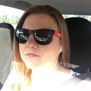 Meet your Posher, Becky